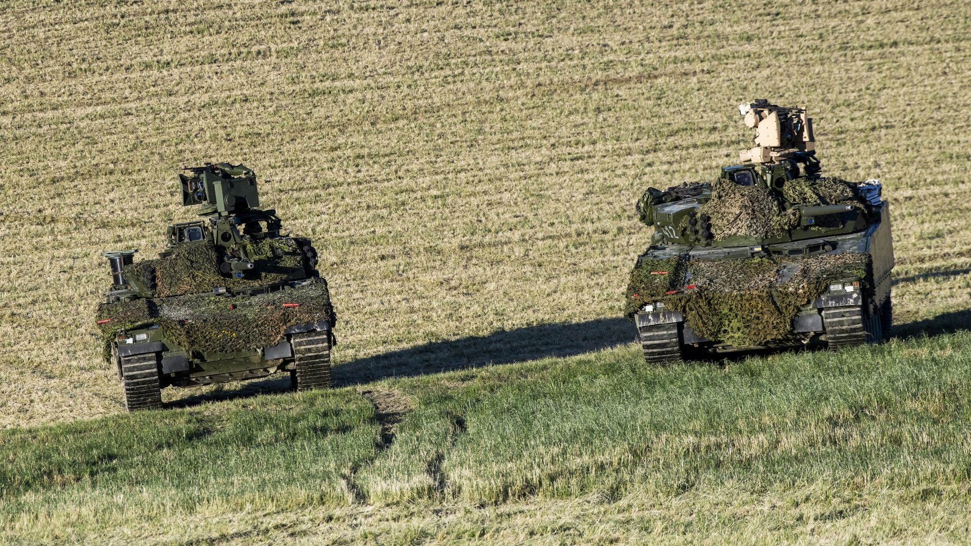 Танки норвежских и немецких войск во время учений НАТО Trident Juncture — 2018 в Норвегии Танки норвежских и немецких войск во время учений НАТО Trident Juncture — 2018 в Норвегии - РИА Новости, 1920, 11.05.2023