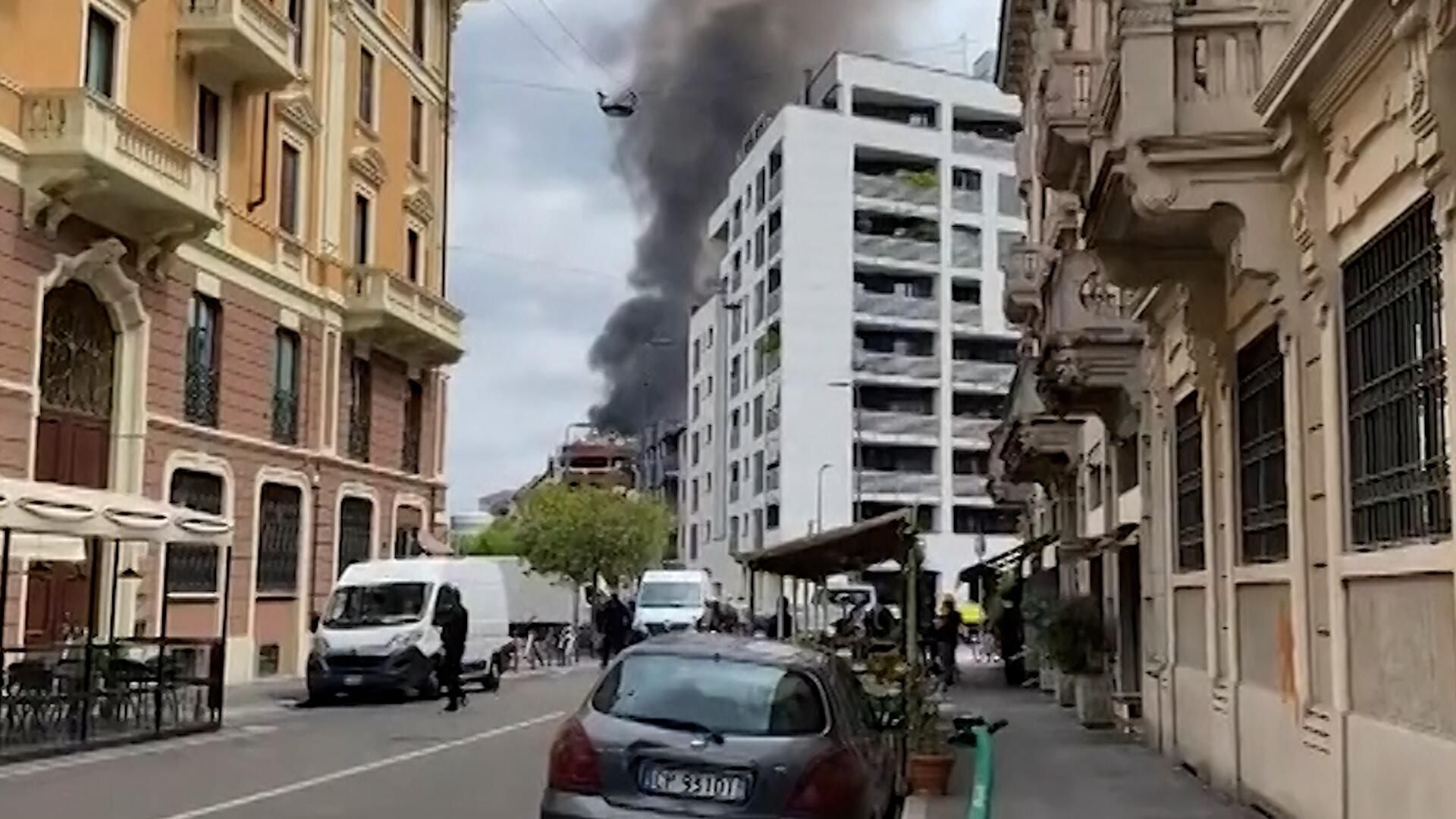 Кадры пожара в Милане из-за взрыва в центре города Кадры пожара в Милане из-за взрыва в центре города - РИА Новости, 1920, 11.05.2023