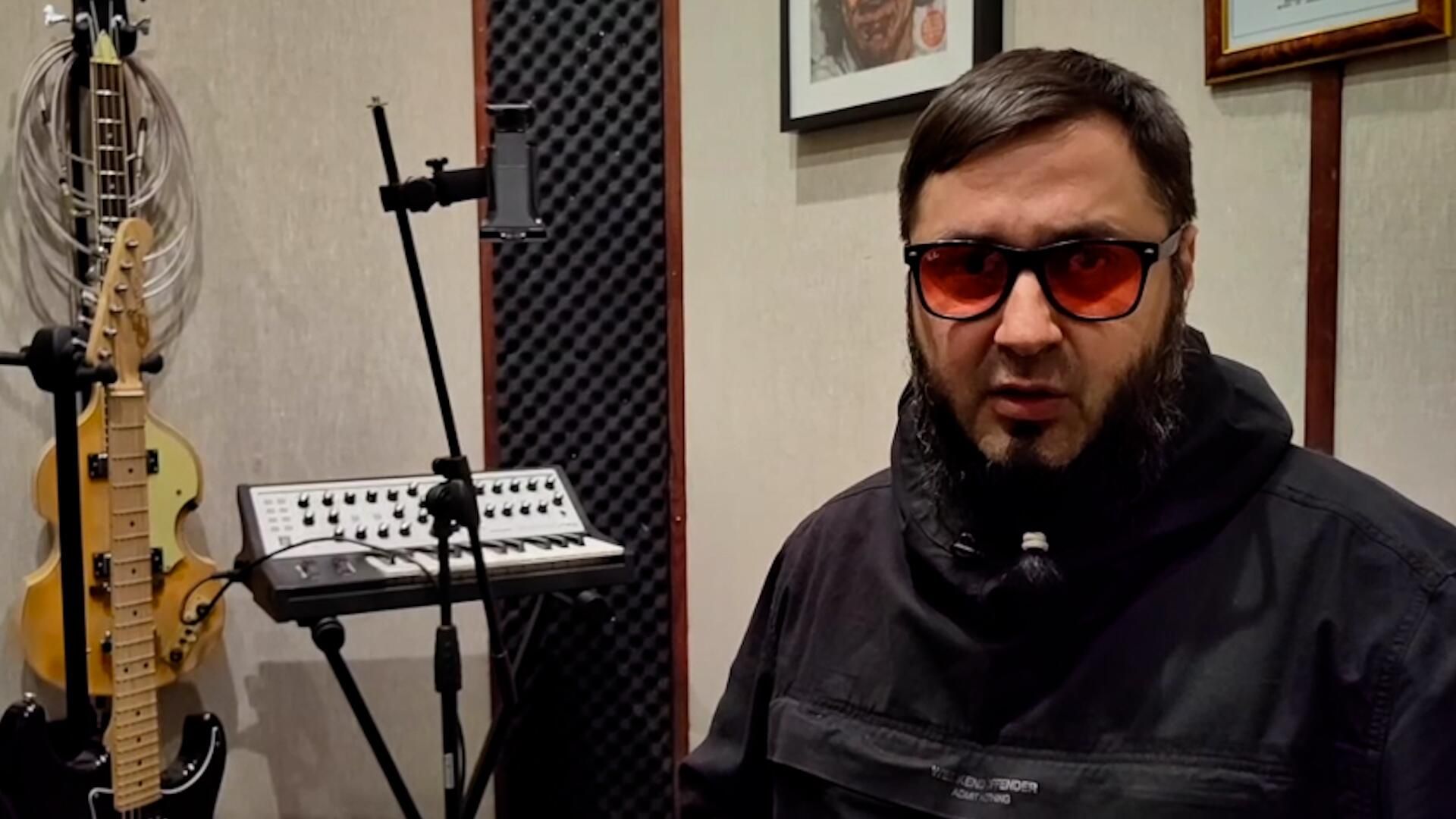Рэпер Аким Апачев об исполнителях, которые публично не поддерживают СВО Рэпер Аким Апачев об исполнителях, которые публично не поддерживают СВО - РИА Новости, 1920, 12.05.2023