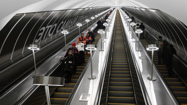 Эскалатор станции Марьина Роща Большой кольцевой линии Московского метро Эскалатор станции Марьина Роща Большой кольцевой линии Московского метро