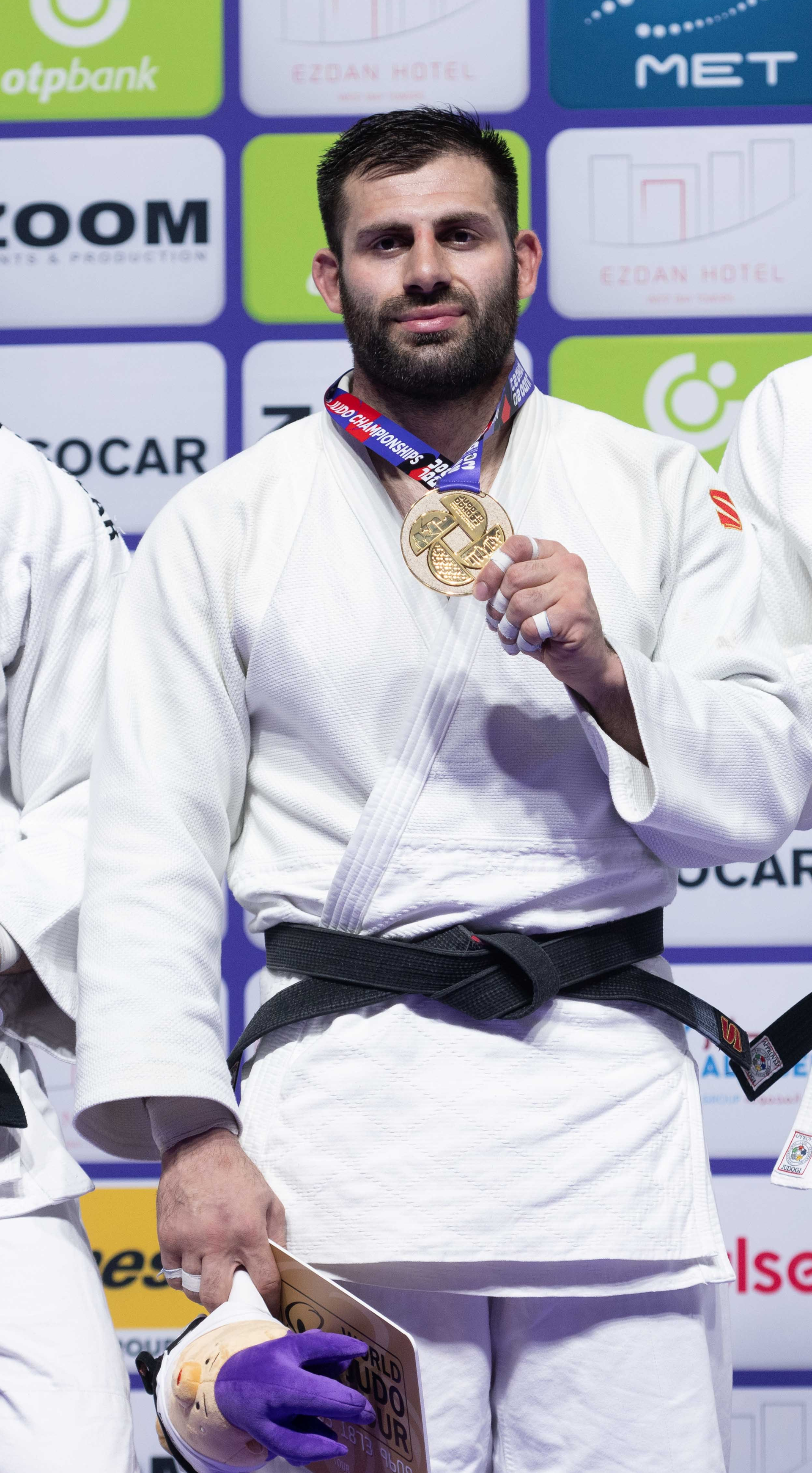 Российский дзюдоист Арман Адамян с золотой медалью чемпионата мира Российский дзюдоист Арман Адамян с золотой медалью чемпионата мира - РИА Новости, 1920, 29.05.2023