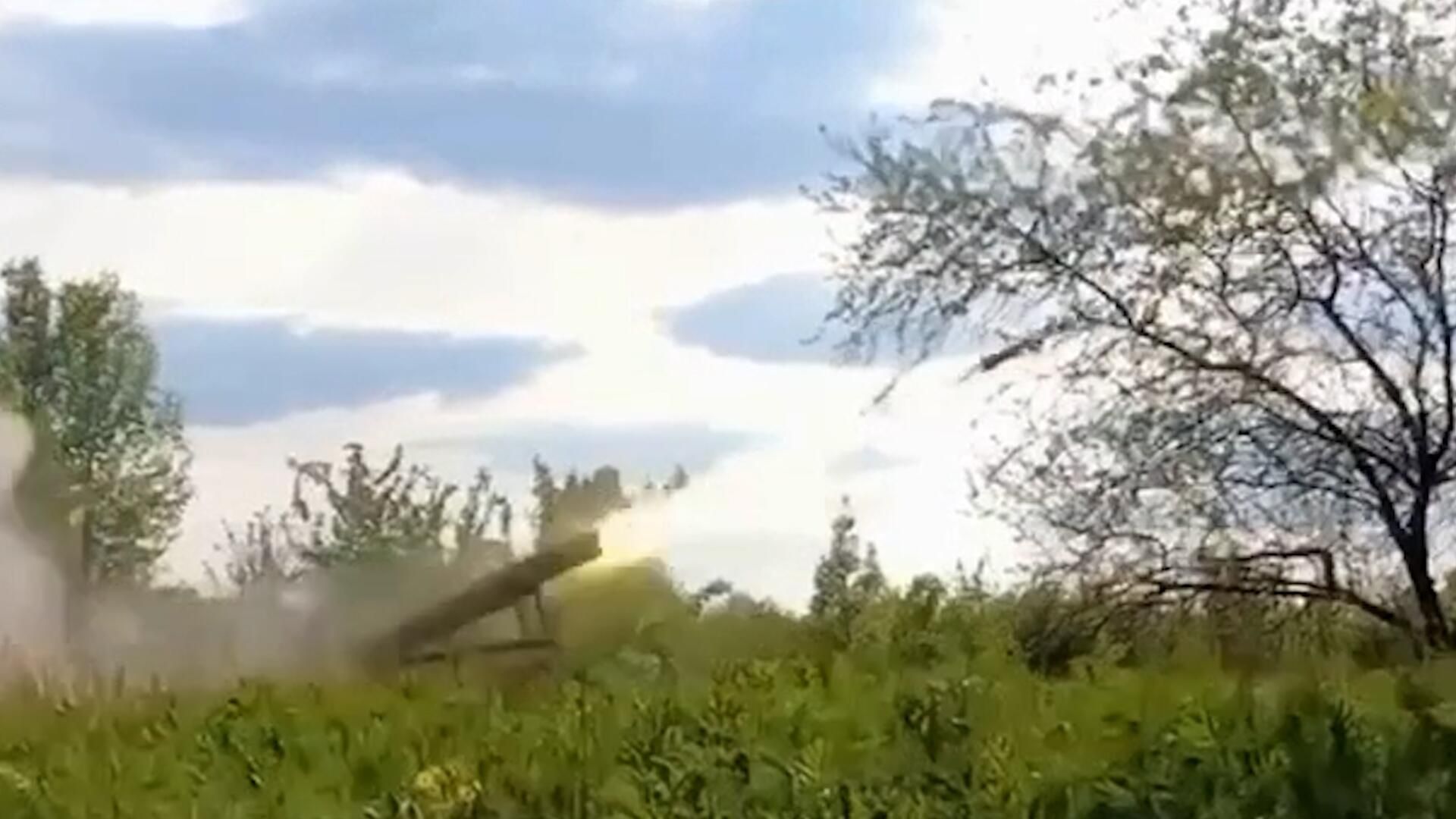 Кадры уничтожения группой Царские волки опорного пункта ВСУ из четырехствольной мини-версии РСЗО Град Кадры уничтожения группой Царские волки опорного пункта ВСУ из четырехствольной мини-версии РСЗО Град - РИА Новости, 1920, 14.05.2023