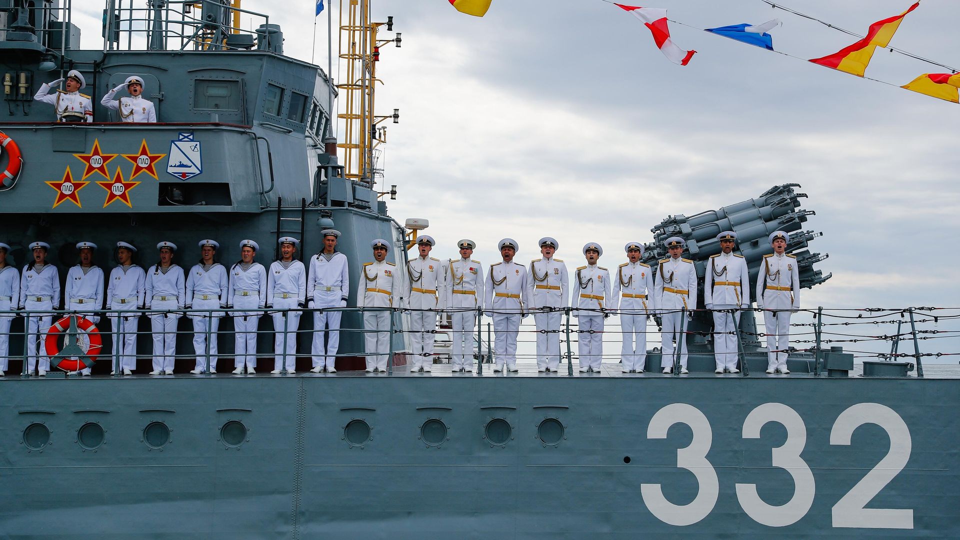 Моряки гвардейском корвете Сообразительный Балтийского флота ВМФ России на генеральной репетиции парада в честь Дня Военно-морского флота в Калининграде Моряки гвардейском корвете Сообразительный Балтийского флота ВМФ России на генеральной репетиции парада в честь Дня Военно-морского флота в Калининграде - РИА Новости, 1920, 30.07.2023