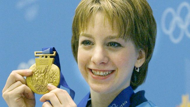 Американская фигуристка Сара Хьюз с золотой медалью Олимпийских игр 2002 года