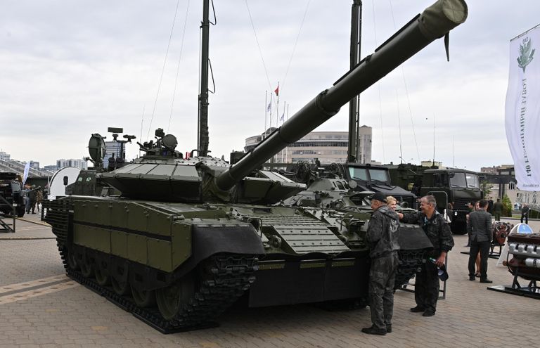 Модернизированный танк Т-72БМ2 на 11-й международной выставке вооружения и военной техники MILEX-2023 в Минске Модернизированный танк Т-72БМ2 на 11-й международной выставке вооружения и военной техники MILEX-2023 в Минске