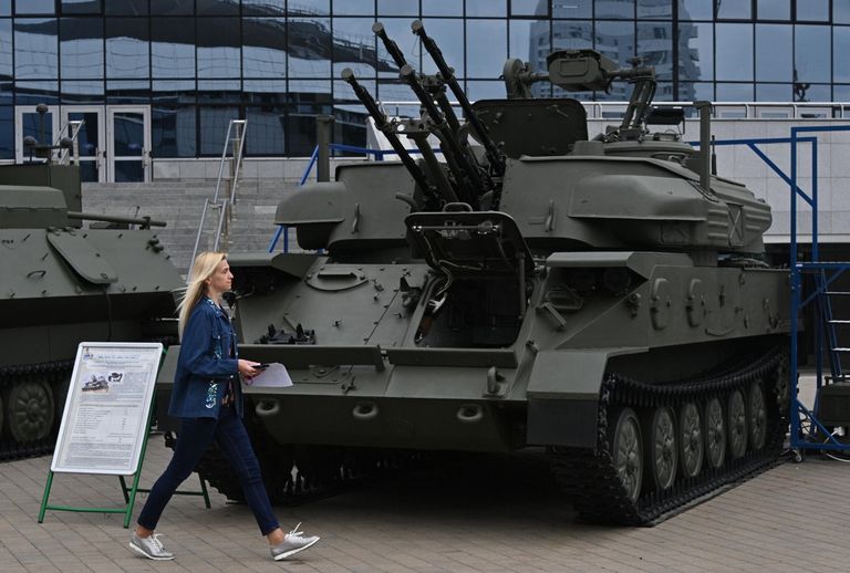 Зенитная самоходная установка ЗСУ-23-4 Шилка на 11-й международной выставке вооружения и военной техники MILEX-2023 в Минске Зенитная самоходная установка ЗСУ-23-4 Шилка на 11-й международной выставке вооружения и военной техники MILEX-2023 в Минске