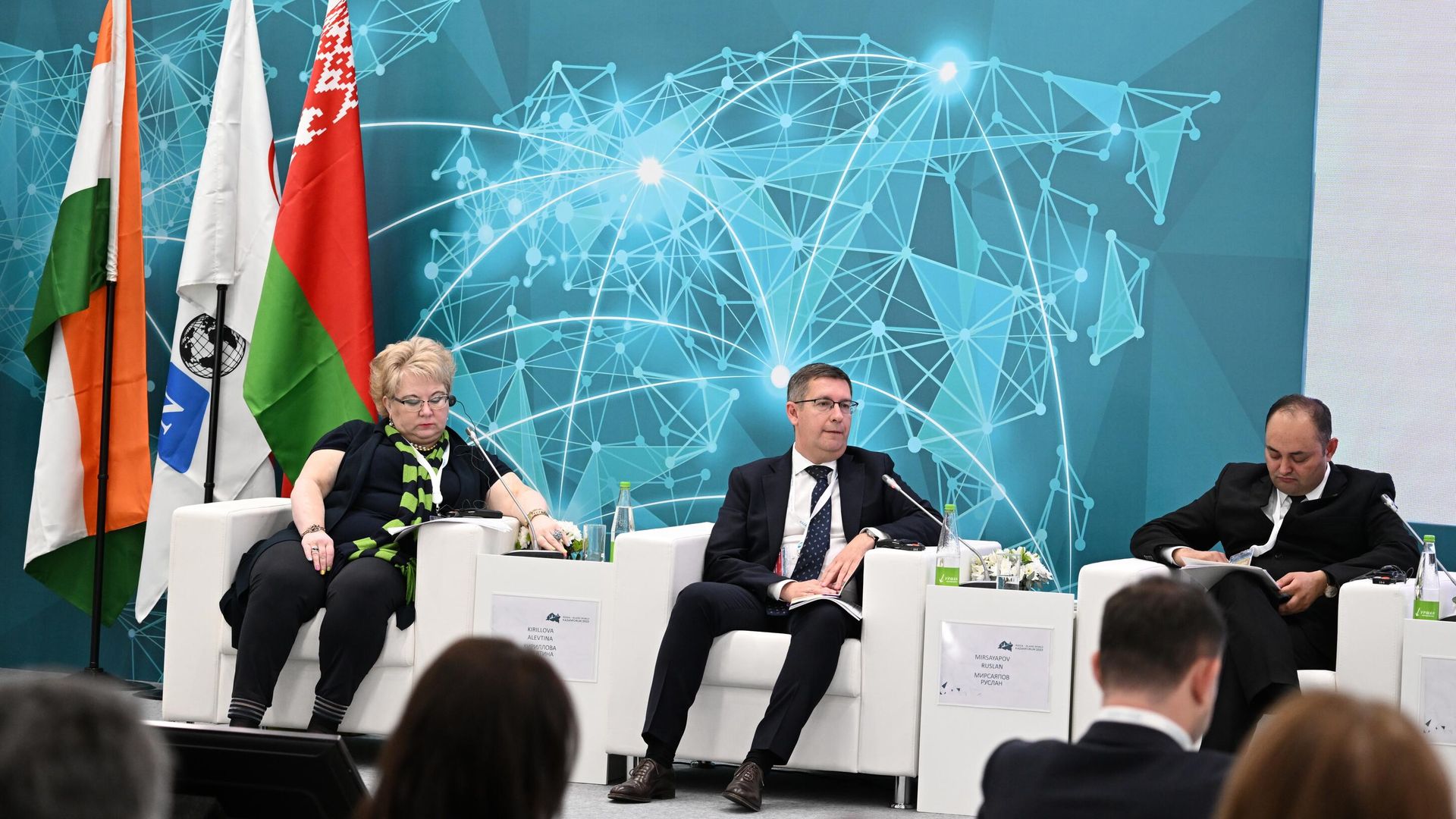 Генеральный директор АНО Евразийская Агрологистика, д.т.н., профессор Алевтина Кириллова и торговый представитель РФ в Азербайджанской Республике Руслан Мирсаяпов на сессии на XIV Международном экономическом форуме Россия - Исламский мир: KazanForum Генеральный директор АНО Евразийская Агрологистика, д.т.н., профессор Алевтина Кириллова и торговый представитель РФ в Азербайджанской Республике Руслан Мирсаяпов на сессии на XIV Международном экономическом форуме Россия - Исламский мир: KazanForum - РИА Новости, 1920, 18.05.2023