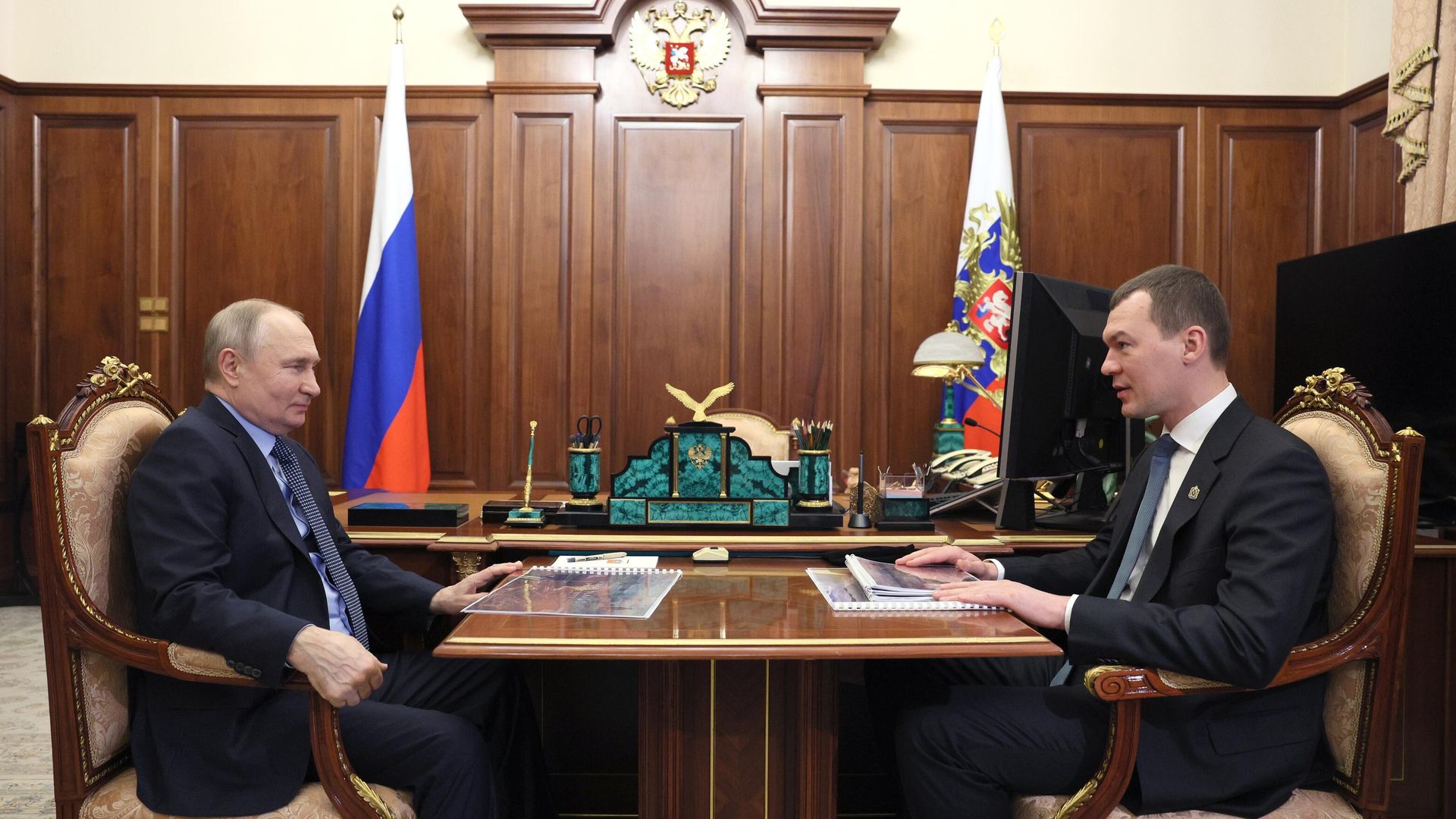 Президент РФ В. Путин встретился с губернатором Хабаровского края М. Дегтяревым Президент РФ В. Путин встретился с губернатором Хабаровского края М. Дегтяревым - РИА Новости, 1920, 18.05.2023