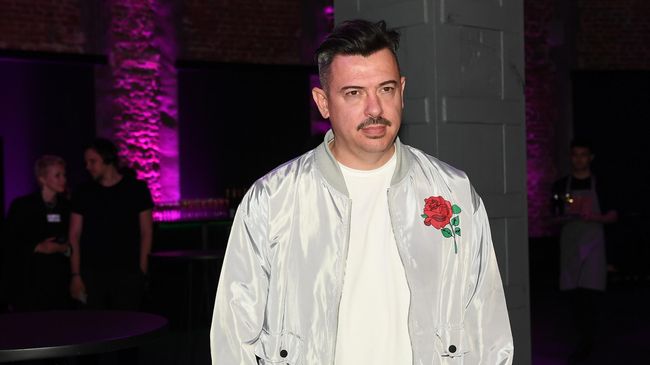 Дизайнер и модельер Денис Симачев