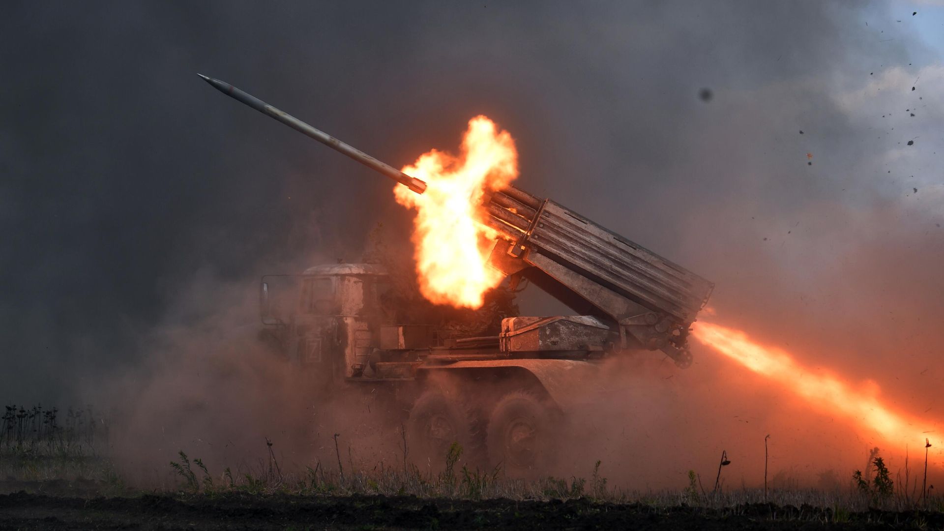 Боевая стрельба из реактивной системы залпового огня Боевая стрельба из реактивной системы залпового огня - РИА Новости, 1920, 02.02.2024