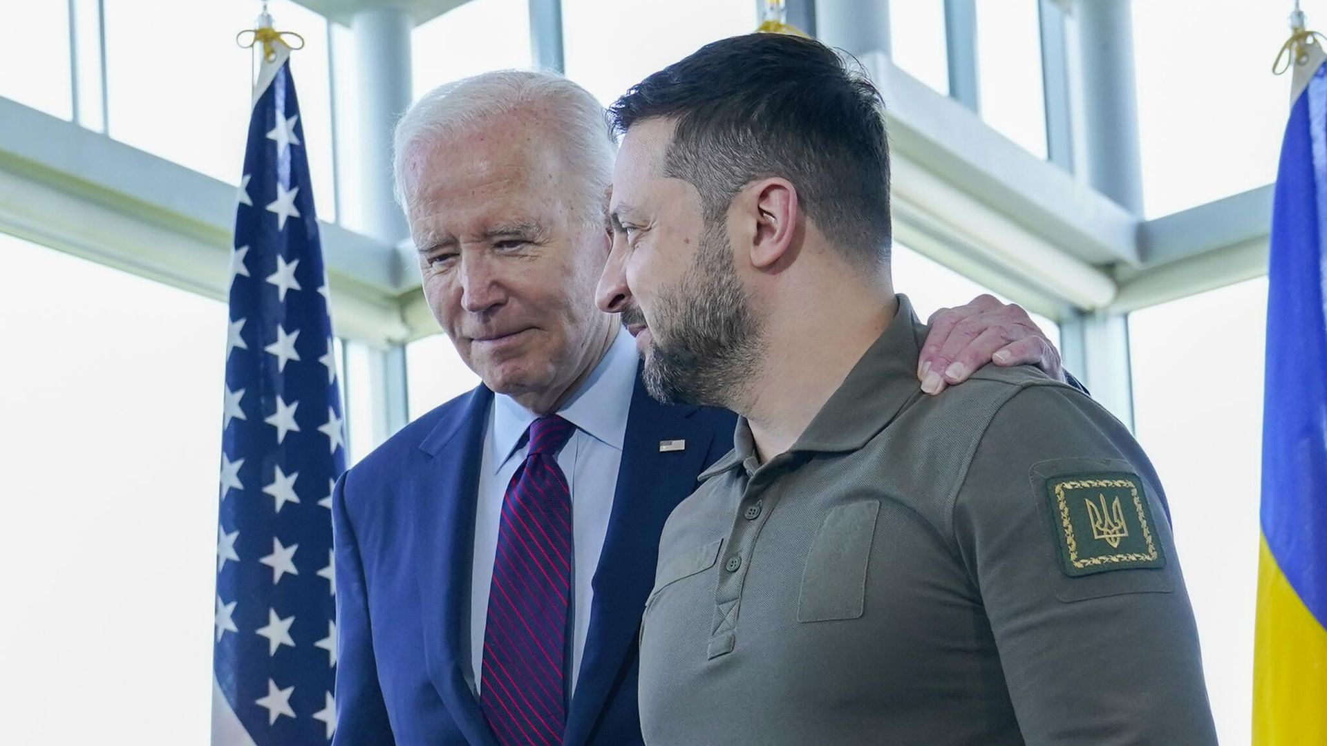 Президент США Джо Байден и президент Украины Владимир Зеленский - РИА Новости, 1920, 16.07.2023