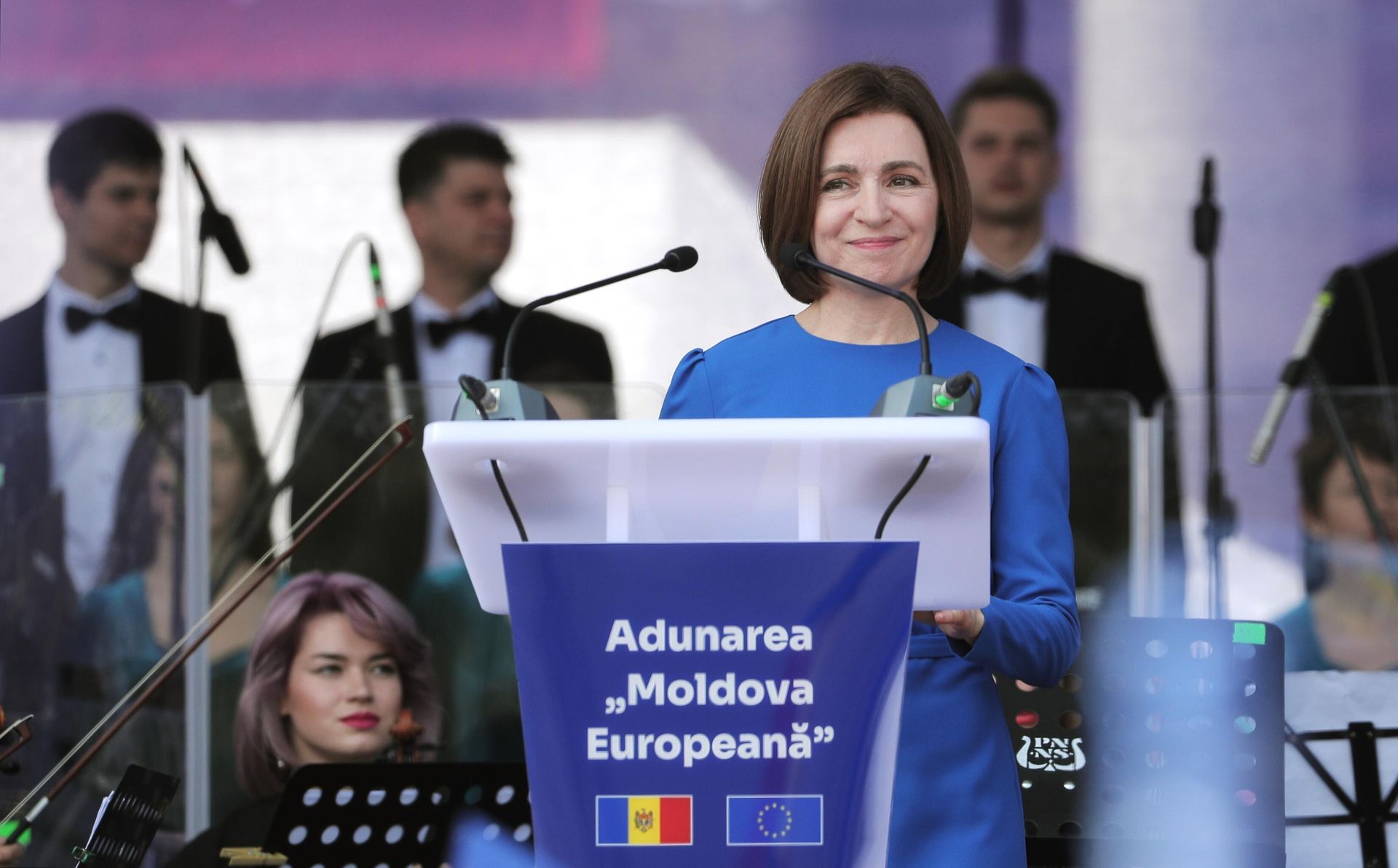 Президент Молдавии Майя Санду на митинге в поддержку евроинтеграции на площади Великого Национального Собрания в Кишиневе Президент Молдавии Майя Санду на митинге в поддержку евроинтеграции на площади Великого Национального Собрания в Кишиневе - РИА Новости, 1920, 29.05.2023