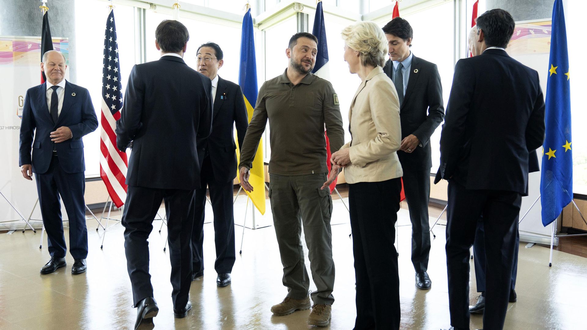 Президент Украины Владимир Зеленский с лидерами стран G7 на саммите в Хиросиме Президент Украины Владимир Зеленский с лидерами стран G7 на саммите в Хиросиме - РИА Новости, 1920, 22.05.2023