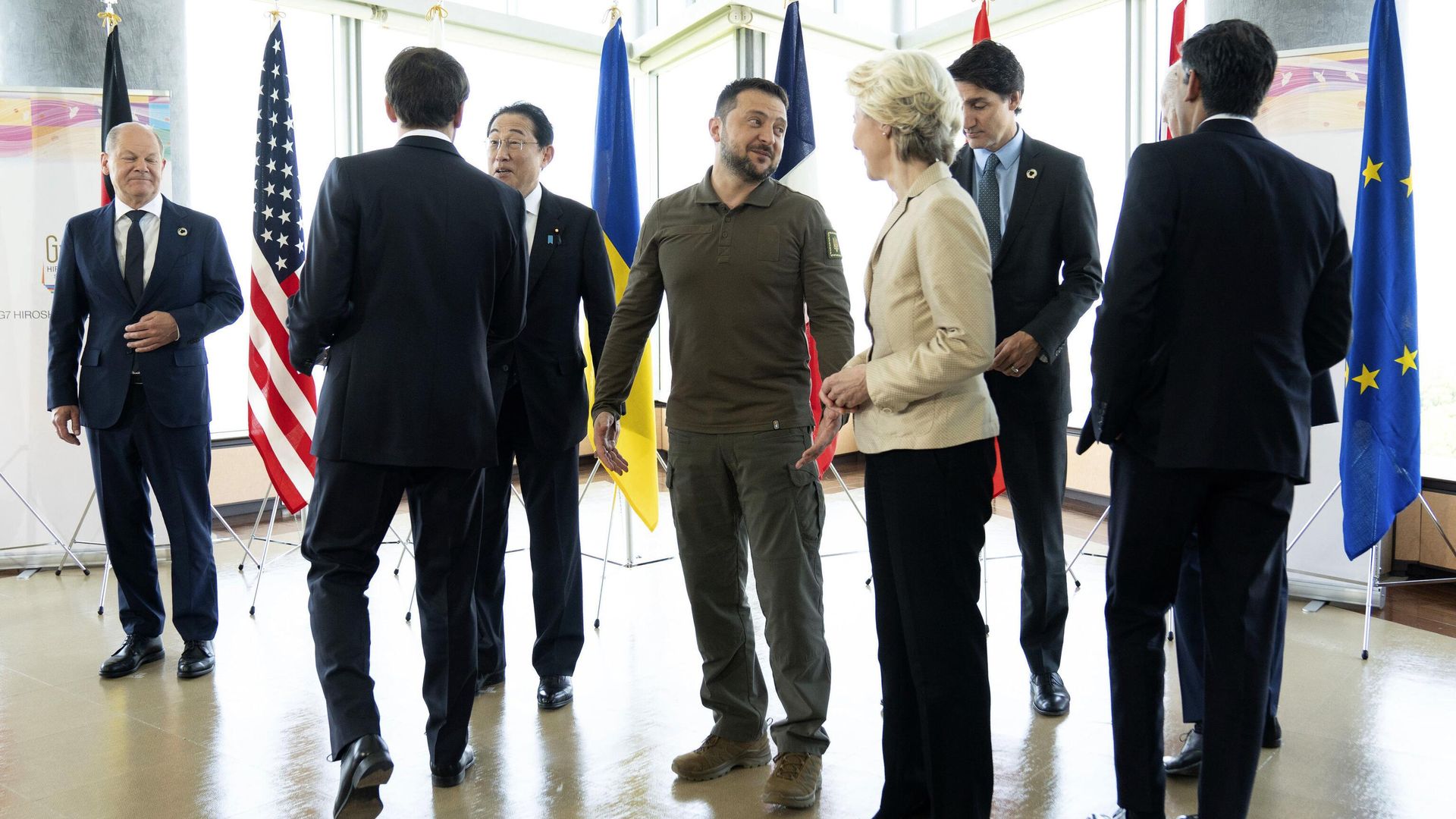 Президент Украины Владимир Зеленский с лидерами стран G7 на саммите в Хиросиме Президент Украины Владимир Зеленский с лидерами стран G7 на саммите в Хиросиме - РИА Новости, 1920, 22.05.2023