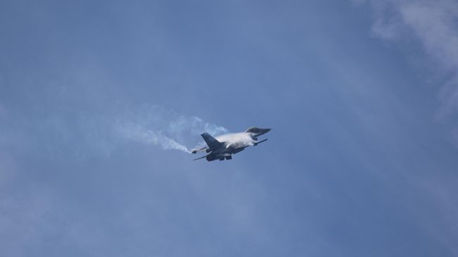Истребитель F-16 