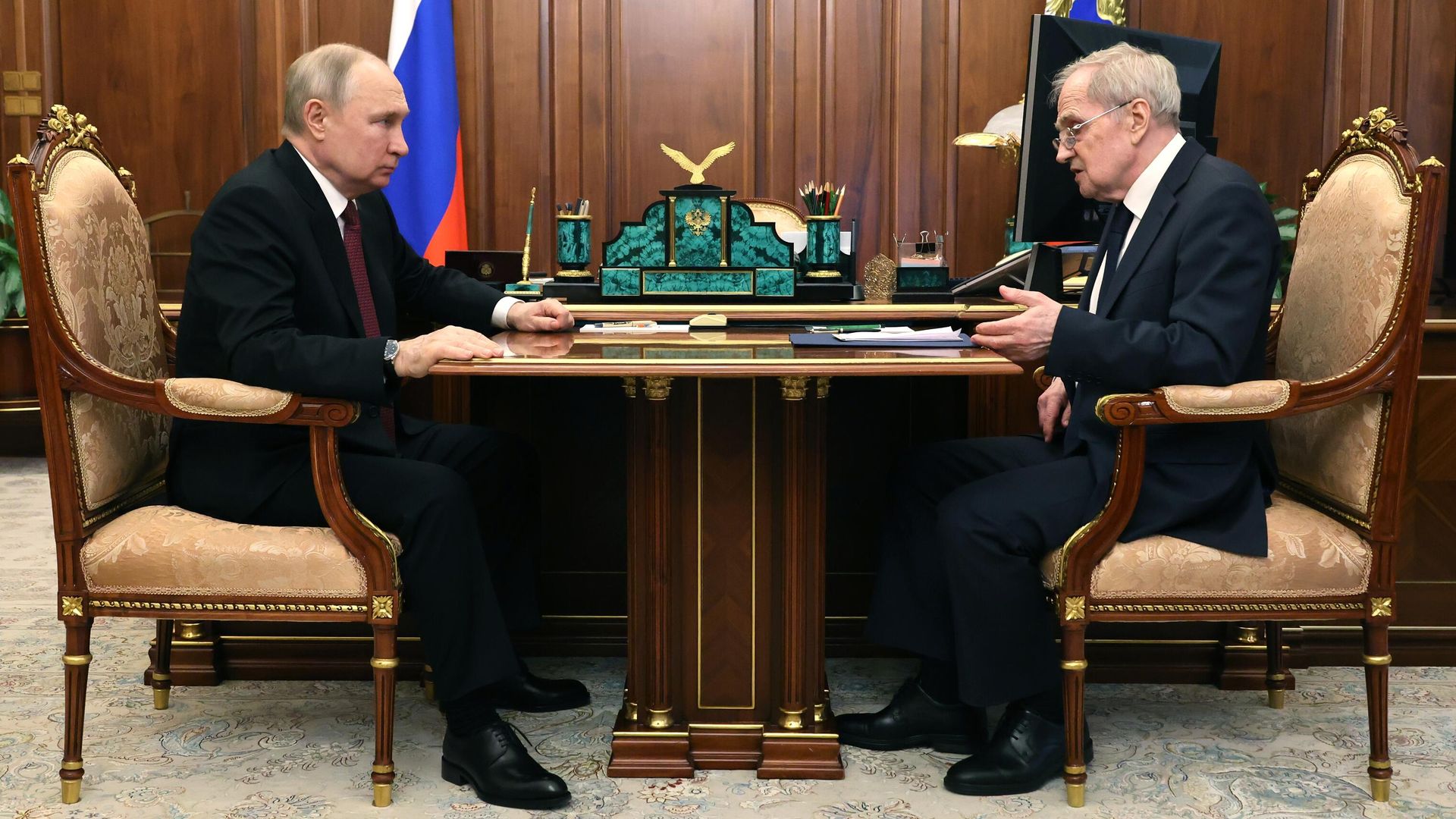 Президент РФ Владимир Путин и председатель Конституционного суда РФ Валерий Зорькин во время встречи. 23 мая 2023 - РИА Новости, 1920, 23.05.2023