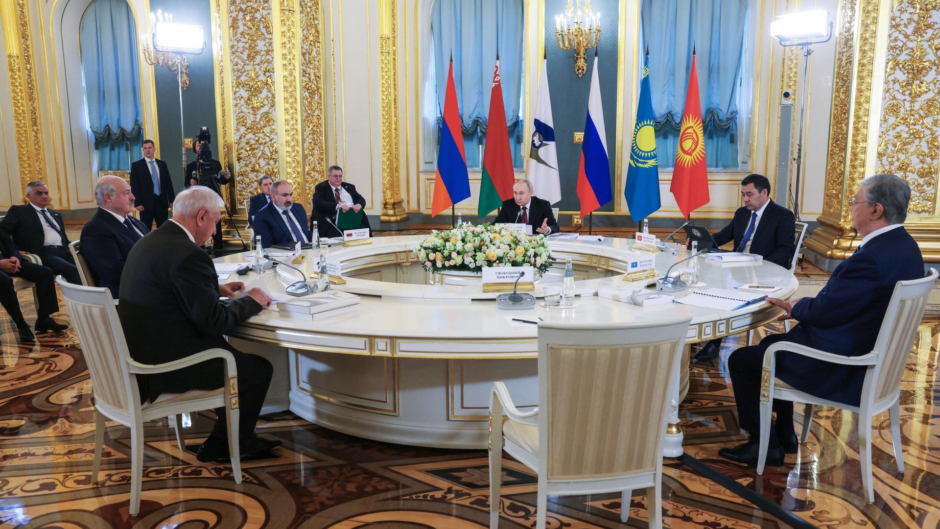 Президент РФ Владимир Путин проводит заседание высшего Евразийского экономического совета в узком составе в Москве Президент РФ Владимир Путин проводит заседание высшего Евразийского экономического совета в узком составе в Москве - РИА Новости, 1920, 25.05.2023
