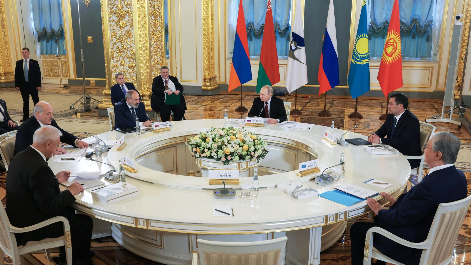 Президент РФ Владимир Путин проводит заседание высшего Евразийского экономического совета Президент РФ Владимир Путин проводит заседание высшего Евразийского экономического совета - РИА Новости, 1920, 25.05.2023