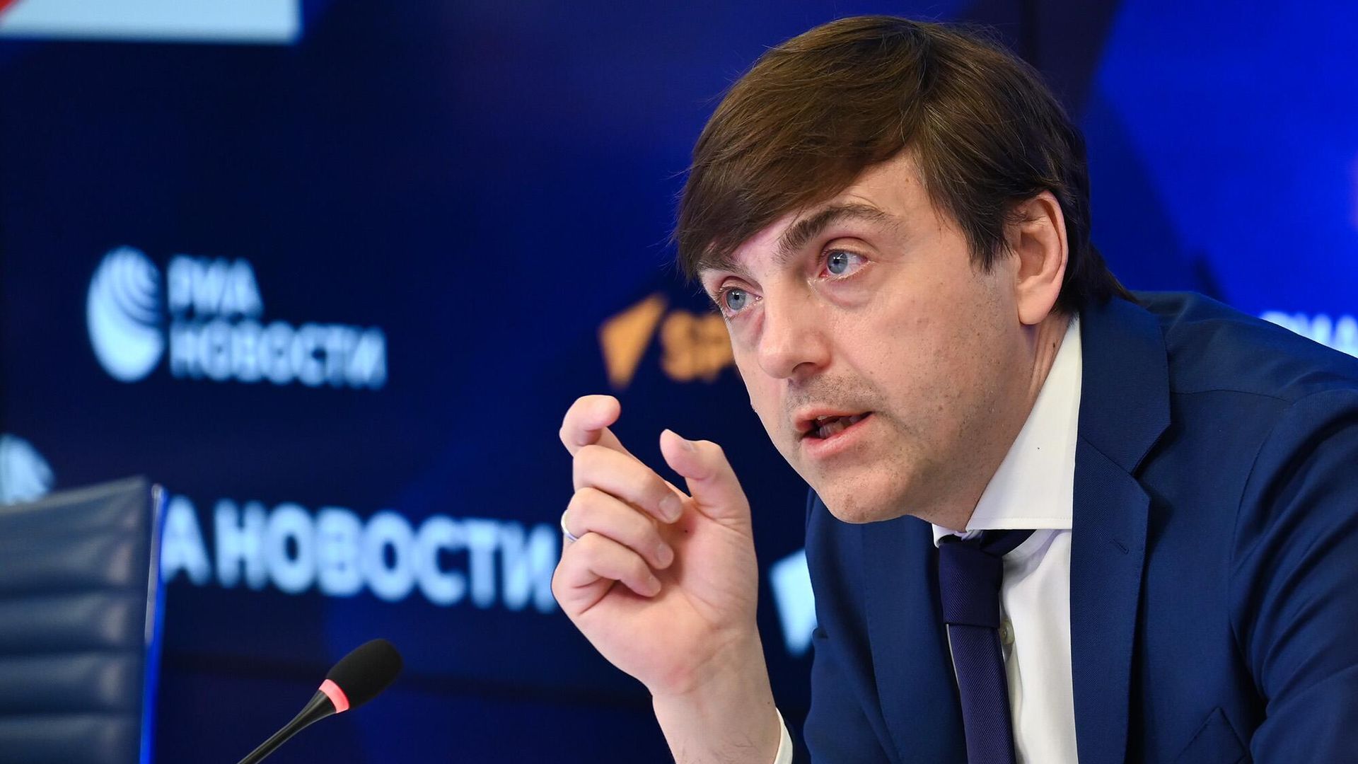 Глава Минпросвещения РФ Сергей Кравцов Глава Минпросвещения РФ Сергей Кравцов - РИА Новости, 1920, 17.07.2026