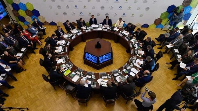 Губернатор Ленинградской области Александр Дрозденко на заседании комиссии Госсовета по экологии Губернатор Ленинградской области Александр Дрозденко на заседании комиссии Госсовета по экологии