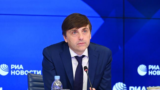 Глава Минпросвещения РФ Сергей Кравцов