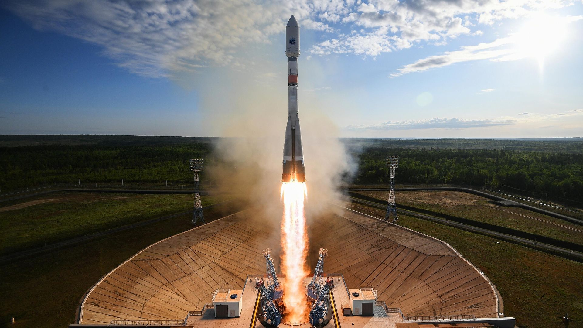 Старт ракеты Союз-2.1а со спутником Кондор-ФКА с космодрома Восточный Старт ракеты Союз-2.1а со спутником Кондор-ФКА с космодрома Восточный - РИА Новости, 1920, 30.05.2023