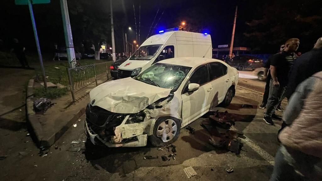 ДТП на автодороге Симферополь-Алушта-Ялта ДТП на автодороге Симферополь-Алушта-Ялта - РИА Новости, 1920, 28.05.2023