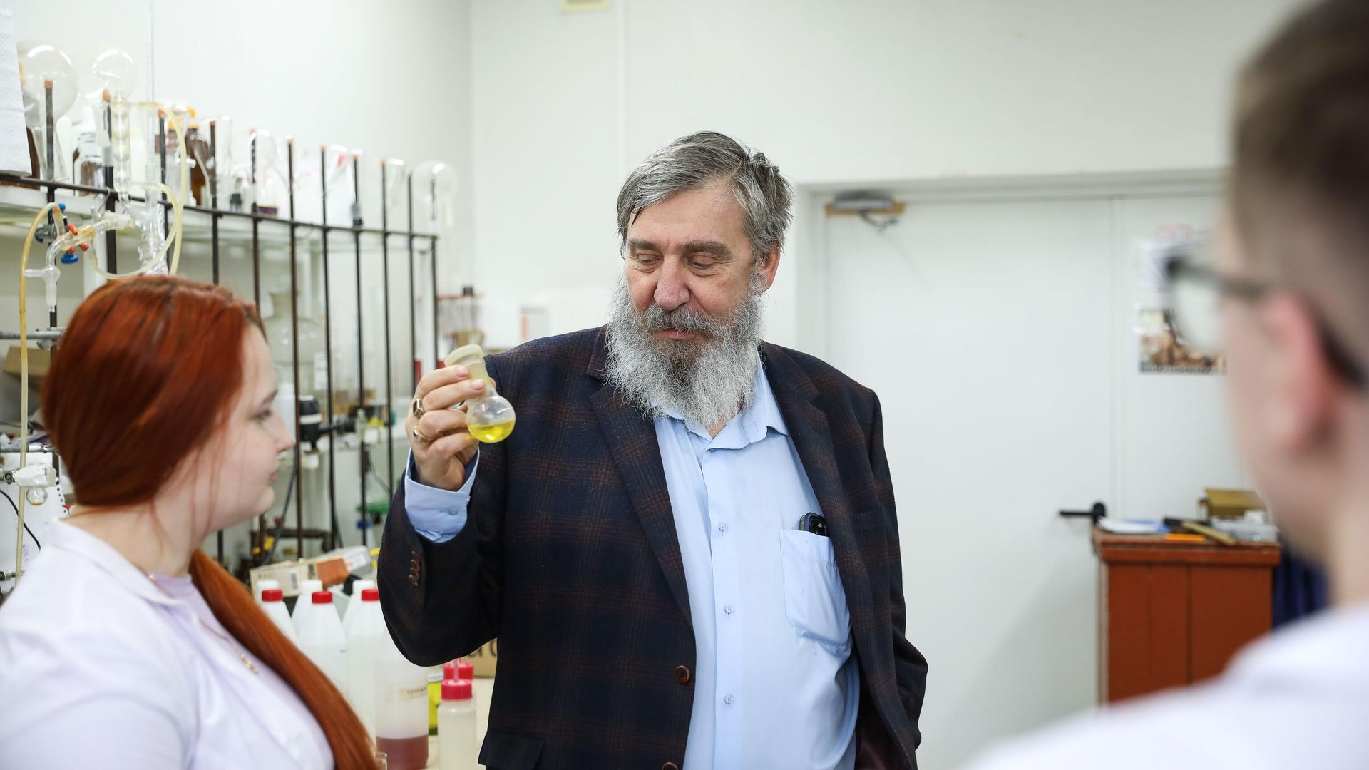 Заведующий лабораторией Новых синтетических методов СКФУ Александр Аксенов Заведующий лабораторией Новых синтетических методов СКФУ Александр Аксенов - РИА Новости, 1920, 29.05.2023