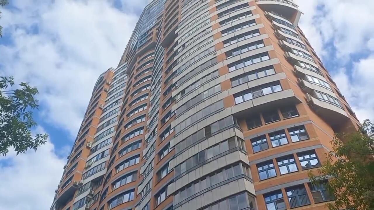 Жилой дом на Ленинском проспекте, пострадавший в результате атаки беспилотника Жилой дом на Ленинском проспекте, пострадавший в результате атаки беспилотника - РИА Новости, 1920, 30.05.2023