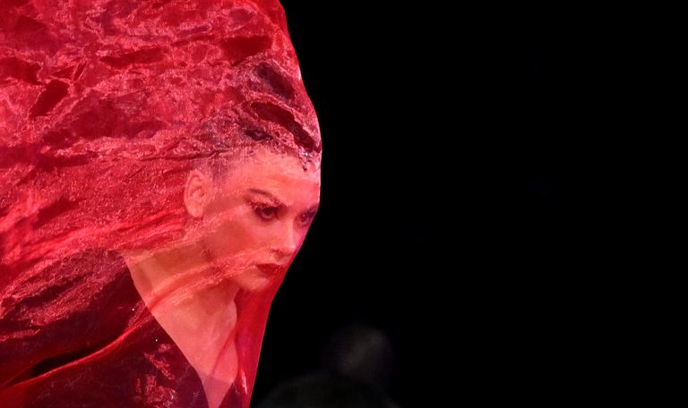 Лала Крамаренко выступает на гала-концерте сборной России по художественной гимнастике и Московского государственного академического симфонического оркестра Лала Крамаренко выступает на гала-концерте сборной России по художественной гимнастике и Московского государственного академического симфонического оркестра