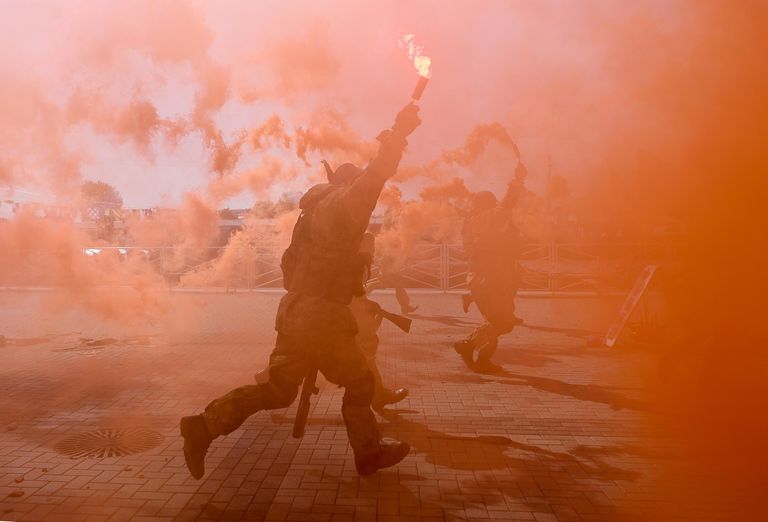 Показательные выступления по армейскому рукопашному бою на Военно-спортивном празднике в честь 320-летия Балтийского флота в музее Мирового океана в Калининграде Показательные выступления по армейскому рукопашному бою на Военно-спортивном празднике в честь 320-летия Балтийского флота в музее Мирового океана в Калининграде