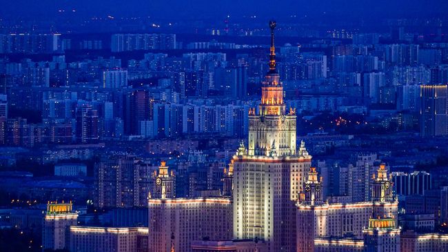 Здание Московского государственного университета имени М. В. Ломоносова на Воробьевых горах в Москве Здание Московского государственного университета имени М. В. Ломоносова на Воробьевых горах в Москве