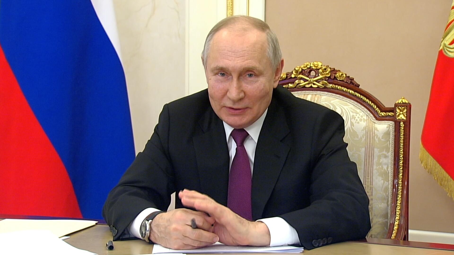 Сплю немного, 6-7 часов – Путин о своем образе жизни Сплю немного, 6-7 часов – Путин о своем образе жизни - РИА Новости, 1920, 01.06.2023