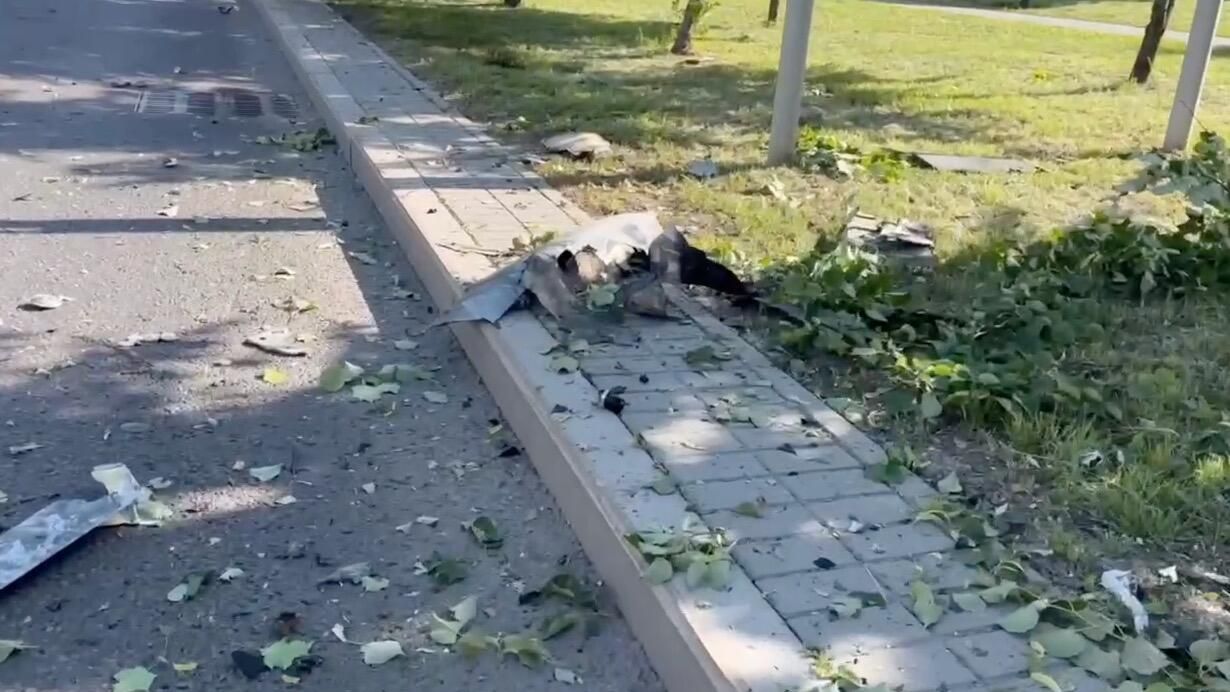 Осколок неизвестного устройства после взрыва в Белгороде Осколок неизвестного устройства после взрыва в Белгороде - РИА Новости, 1920, 01.06.2023