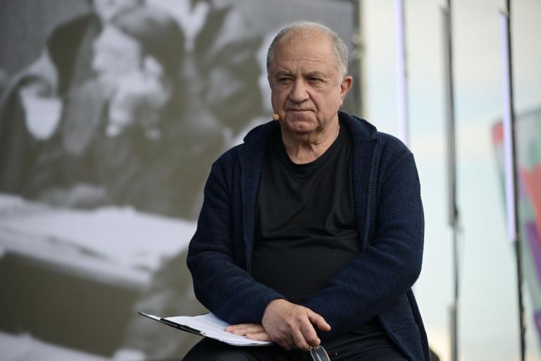 Актер Владимир Стержаков в мультимедийном спектакле Нюрнберг. Текст на главной сцене книжного фестиваля Красная площадь