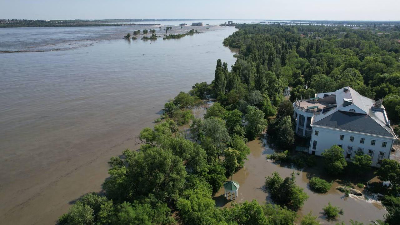 Затопленный центр Новой Каховки Затопленный центр Новой Каховки - РИА Новости, 1920, 06.06.2023