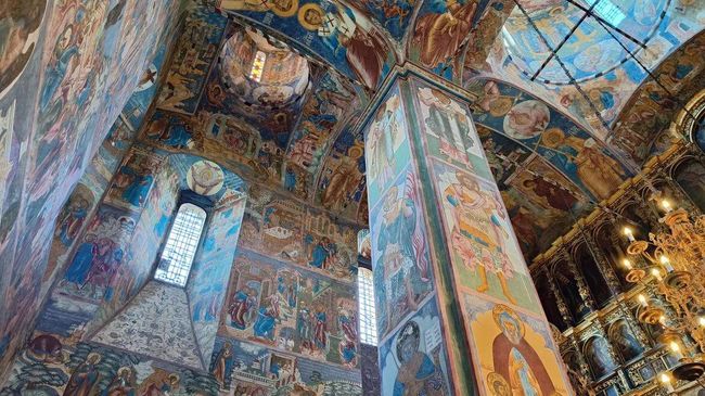 Храм Ильи Пророка внутри Храм Ильи Пророка внутри