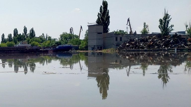 Частично затопленный район после обстрела ВСУ Каховской ГЭС