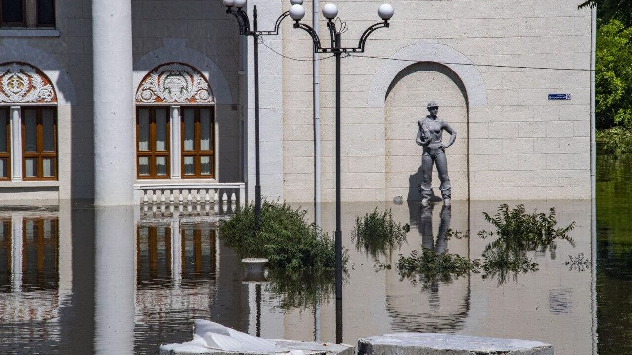 Улица Новой Каховки, затопленная после разрушения Каховской ГЭС Улица Новой Каховки, затопленная после разрушения Каховской ГЭС - РИА Новости, 1920, 07.06.2023