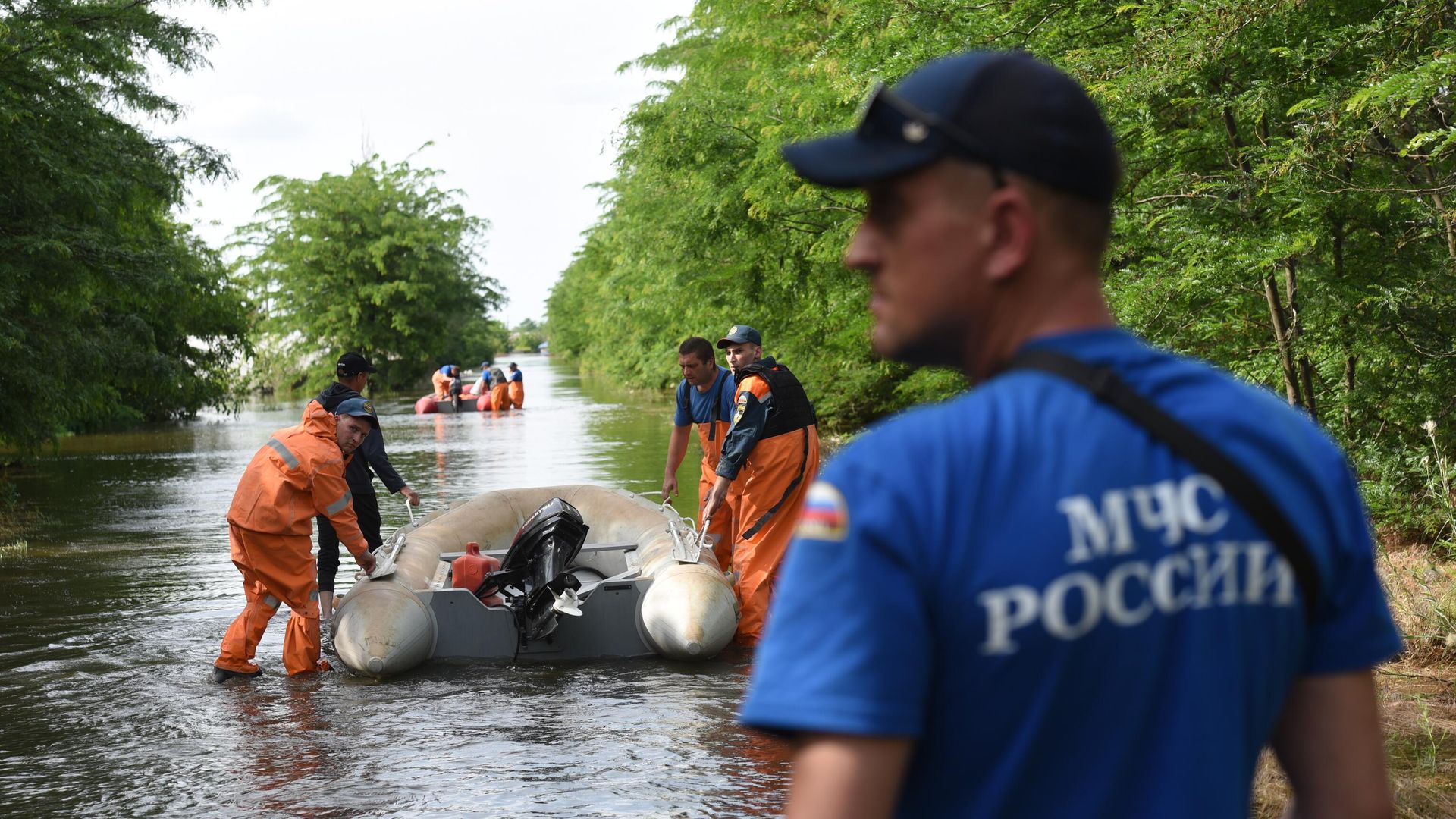 Сотрудники МЧС работают в населенном пункте Корсунка, затопленном в результате разрушения Каховской ГЭС Сотрудники МЧС работают в населенном пункте Корсунка, затопленном в результате разрушения Каховской ГЭС - РИА Новости, 1920, 11.06.2023
