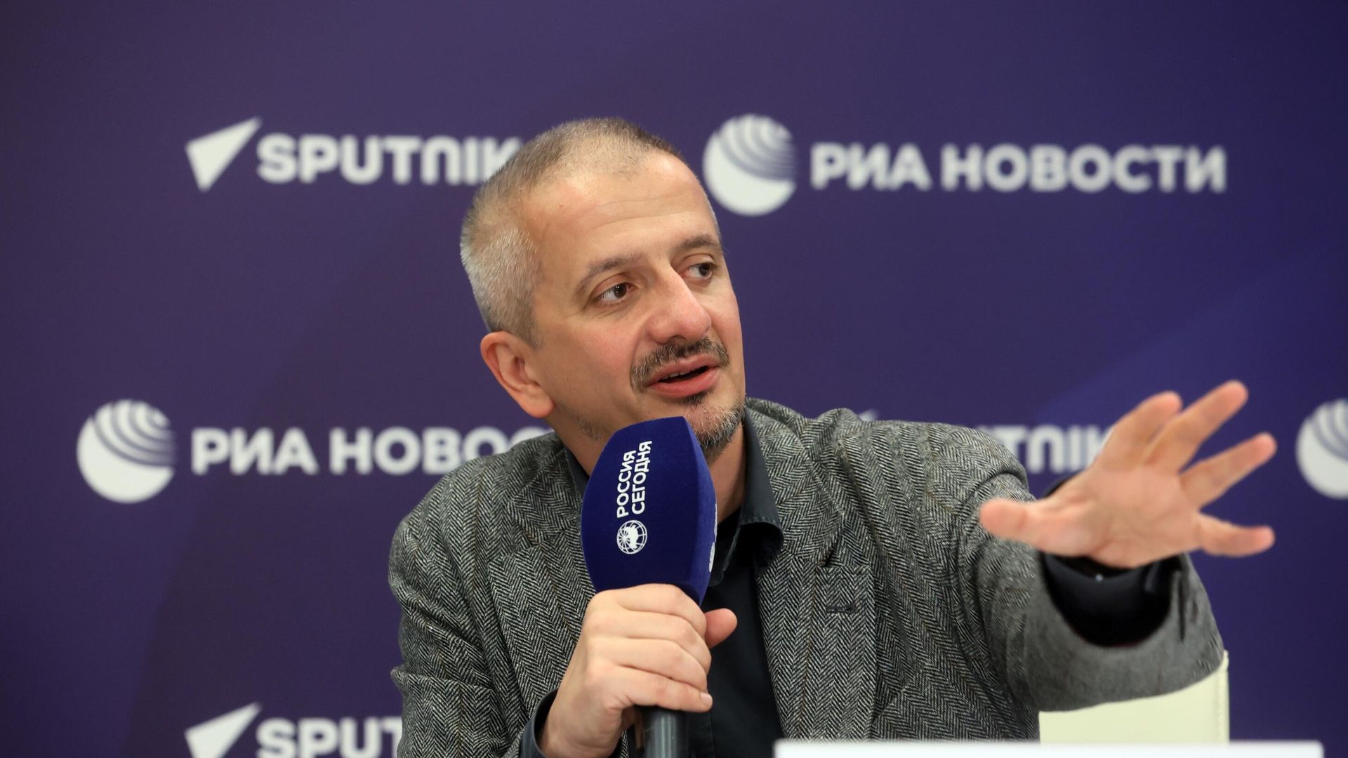 Подписание меморандума об информационном партнерстве Международной медиагруппы Россия сегодня и Театра на Бронной Подписание меморандума об информационном партнерстве Международной медиагруппы Россия сегодня и Театра на Бронной - РИА Новости, 1920, 08.06.2023