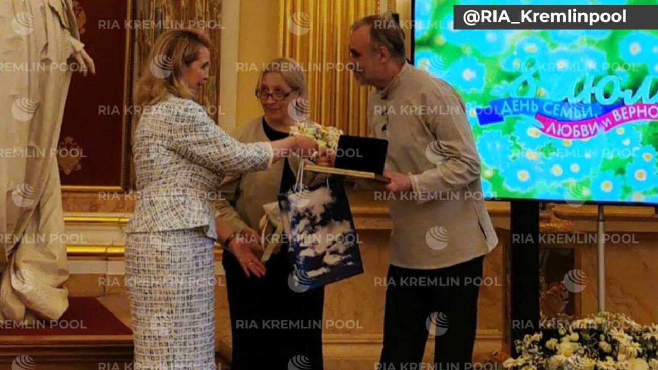 Светлана Медведева во время вручения медалей За любовь и верность Светлана Медведева во время вручения медалей За любовь и верность - РИА Новости, 1920, 08.06.2023