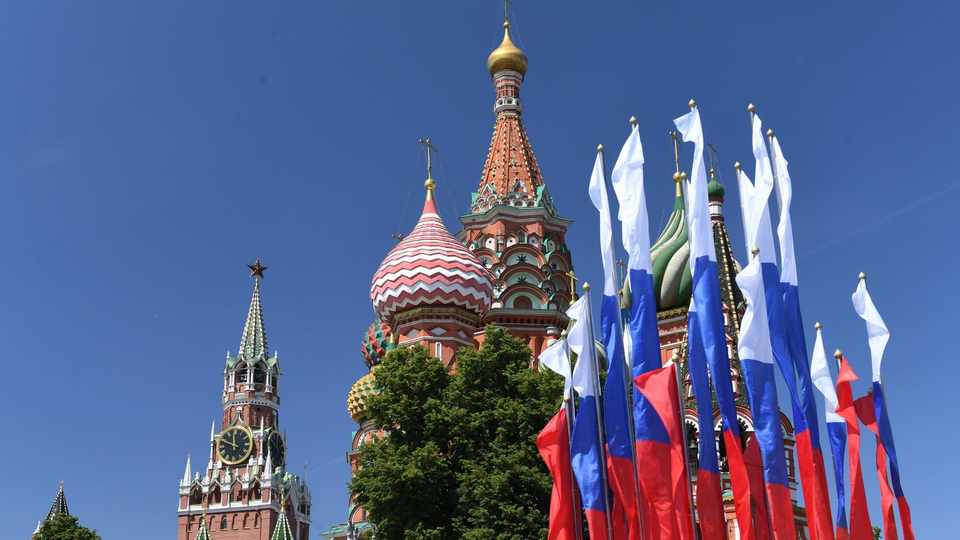 Праздничная инсталляция, установленная ко Дню России в Москве Праздничная инсталляция, установленная ко Дню России в Москве - РИА Новости, 1920, 12.06.2023