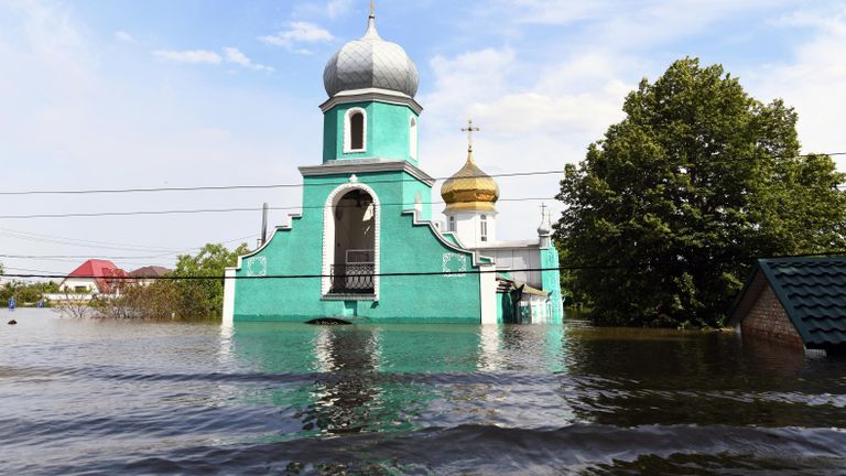 Местная церковь после подтопления в городе Голая Пристань Местная церковь после подтопления в городе Голая Пристань
