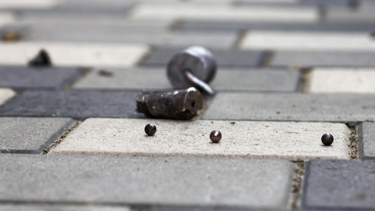 Во дворе жилого дома в центре Воронежа, пострадавшего в результате атаки беспилотника Во дворе жилого дома в центре Воронежа, пострадавшего в результате атаки беспилотника