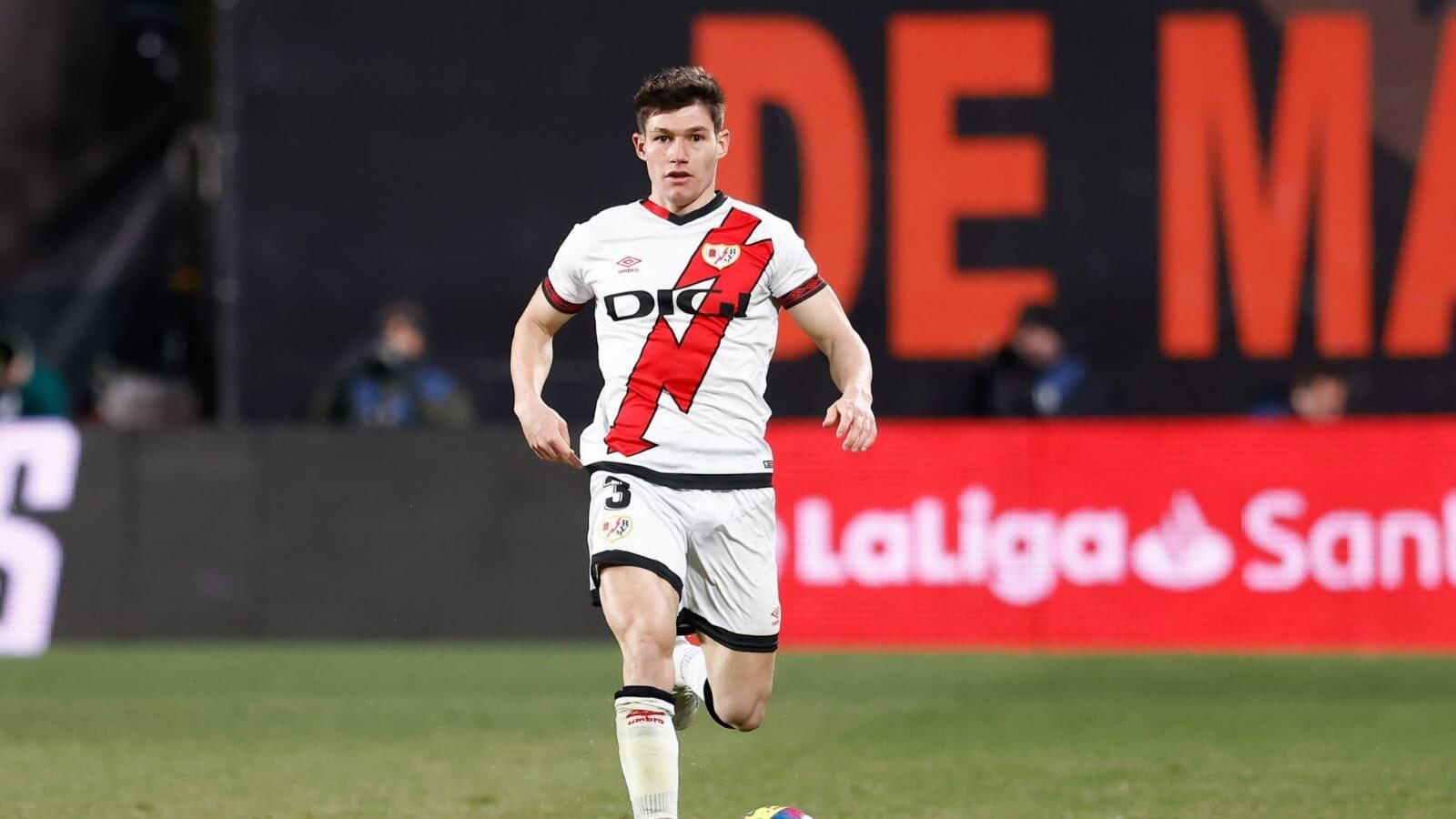 Защитник Райо Вальекано Фран Гарсия в матче Примеры. Архивное фото Защитник Райо Вальекано Фран Гарсия в матче Примеры. Архивное фото - РИА Новости, 1920, 09.06.2023