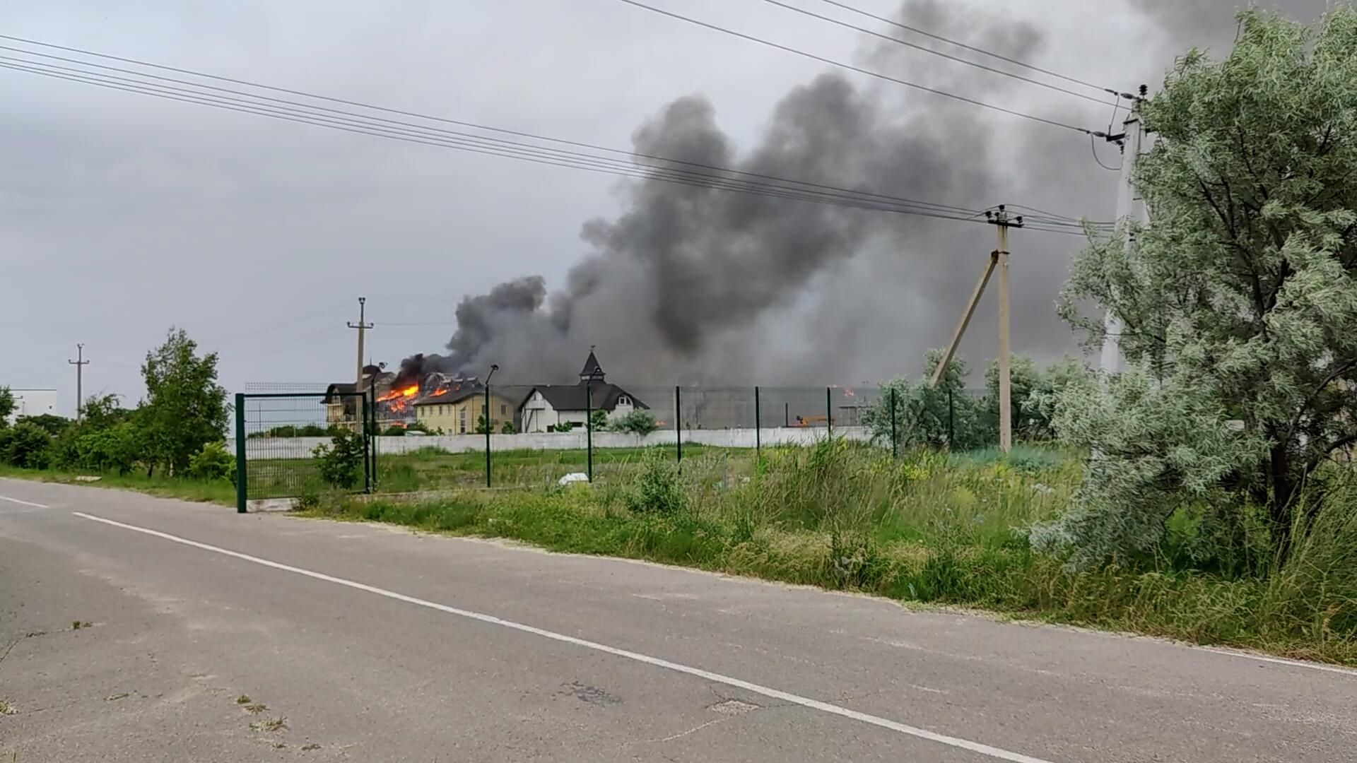 Последствия удара по Арабатской стрелке в Херсонской области Последствия удара по Арабатской стрелке в Херсонской области - РИА Новости, 1920, 10.06.2023
