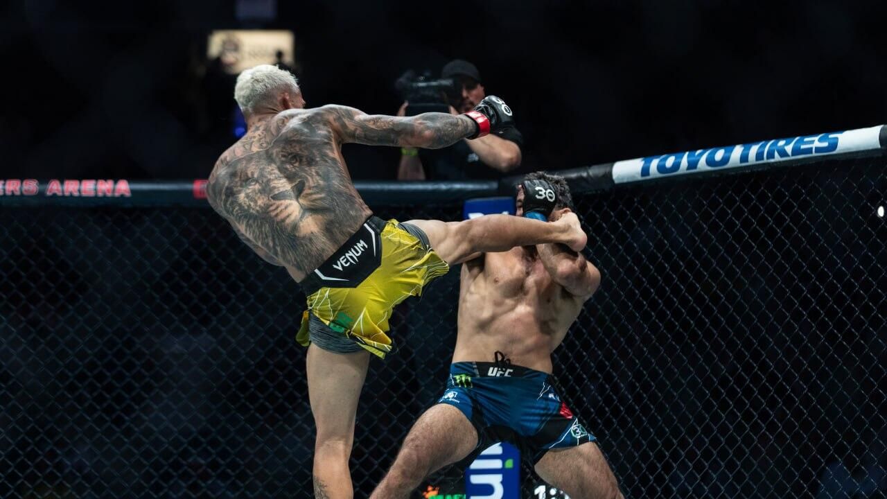 Эпизод боя Оливейры против Дариуша на UFC 289 Эпизод боя Оливейры против Дариуша на UFC 289 - РИА Новости, 1920, 11.06.2023
