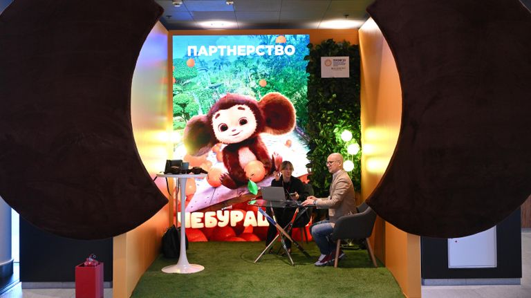 Стенд Чебурашка Стенд Чебурашка