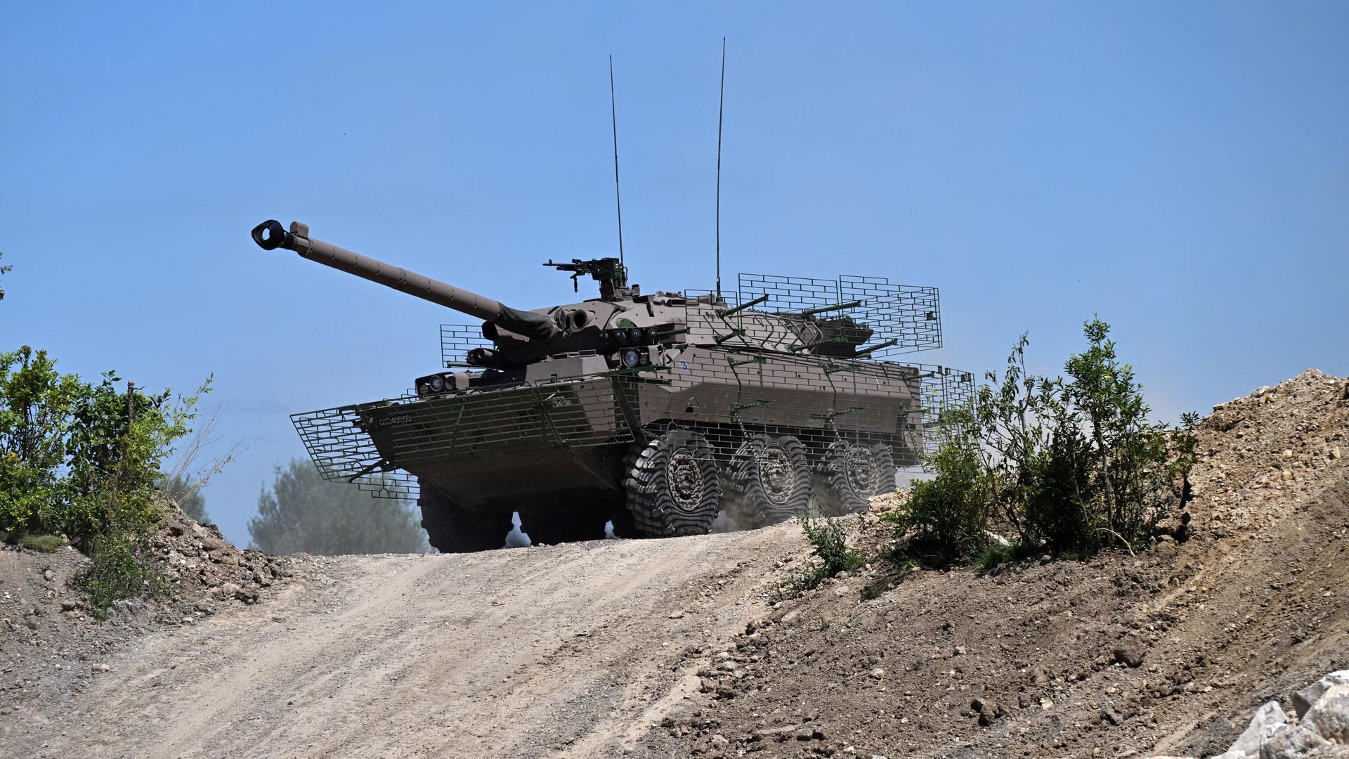 Французский бронеавтомобиль AMX-10RC Французский бронеавтомобиль AMX-10RC - РИА Новости, 1920, 15.06.2023